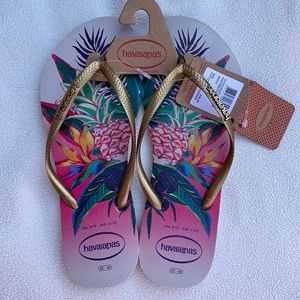 Havaianas Pink Pineapple Tropical Flowers Palms Flip Flops Sandals Thongs NWT